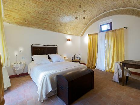 SMARTBOX - Natura, calici e delizie: 1 notte in tipici B&B con gustosa degustazione enogastronomica - Cofanetto regalo - 7