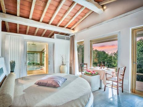 SMARTBOX - Lusso e relax - Cofanetto regalo - 1 notte con accesso alla Spa in hotel 4* e 5* per 2 persone - 4