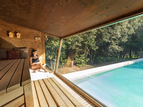 SMARTBOX - Oasi di benessere - Cofanetto regalo - 1 ingresso di 5h presso un centro QC Terme e un regalo benessere per 2 persone - 3