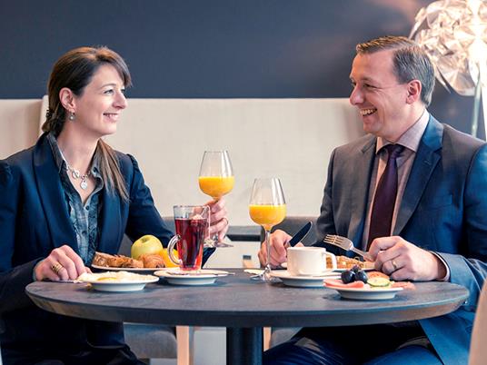 SMARTBOX - Romantica Bruges: soggiorno di 1 notte con colazione - Cofanetto regalo - 3