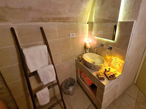 SMARTBOX - 2 notti con degustazione ai Sassi di Matera in dimora storica scavata nella roccia - Cofanetto regalo - 3