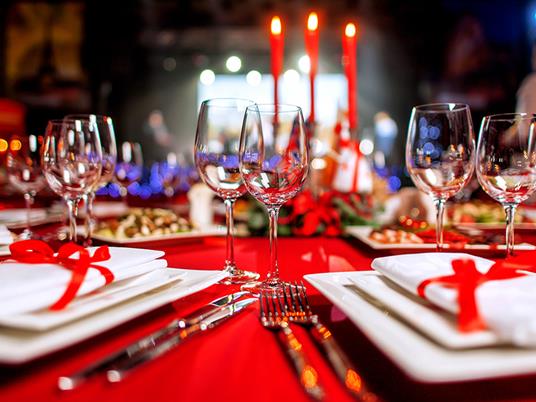 SMARTBOX - Buon Natale fratello! Soggiorni, pause di gusto, relax o sportive a scelta per 2 - Cofanetto regalo - 6