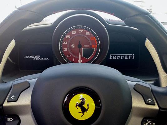 SMARTBOX - Motori ruggenti in pista: guida di 3 auto da sogno - Cofanetto regalo - 3