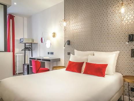 SMARTBOX - Natale a spasso per lEuropa: 3 giorni in hotel stellati o B&B - Cofanetto regalo - 2