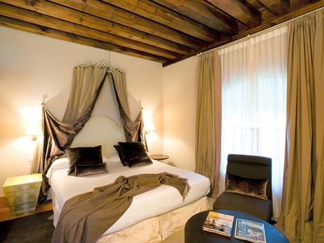 SMARTBOX - Destinazione Spagna: 2 giorni in incantevoli città spagnole per 2 - Cofanetto regalo - 3