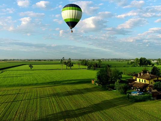 SMARTBOX - Pomeriggio in volo: 1 esclusiva esperienza in mongolfiera per 2 tra i cieli di Crema - Cofanetto regalo - 3