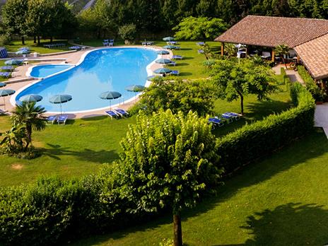 SMARTBOX - Relax e benessere nel lusso: 1 notte con accesso alla Spa in hotel 4* - Cofanetto regalo - 3