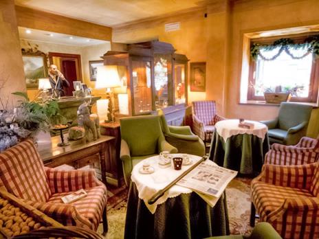 SMARTBOX - Vacanza dincanto a Courmayeur: 1 notte in hotel 4* con cena gourmet - Cofanetto regalo - 3