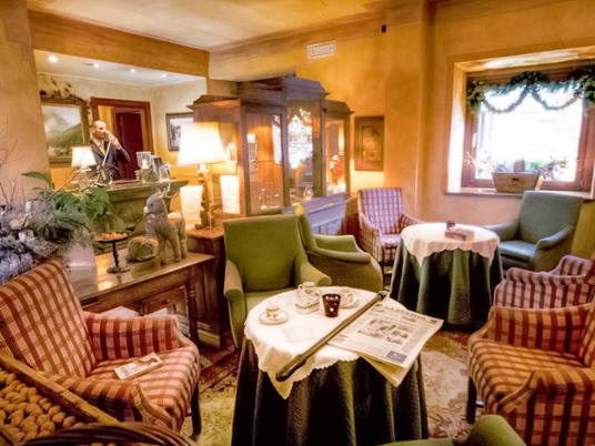SMARTBOX - Vacanza dincanto a Courmayeur: 1 notte in hotel 4* con cena gourmet - Cofanetto regalo - 3