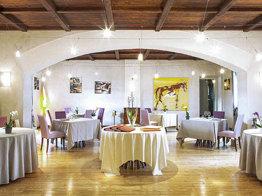 SMARTBOX - Raffinata cena romantica in ristorante stellato della Guida MICHELIN 2022 a Torino o Cuneo - Cofanetto regalo - 2