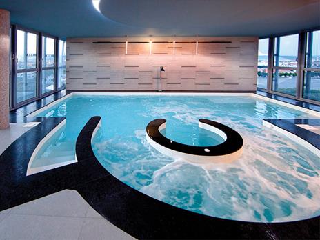 SMARTBOX - Sole, mare e relax in costiera sorrentina: 1 notte con massaggio per 2 persone - Cofanetto regalo - 4