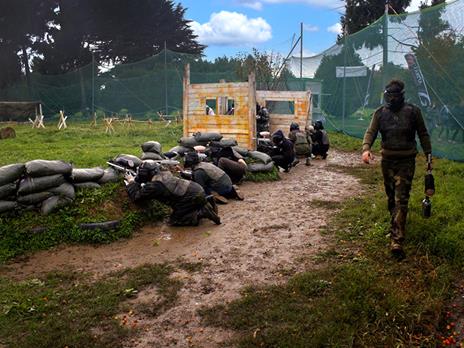 SMARTBOX - Mira il bersaglio, carica e boom! 1 partita di paintball a Lecco per 2 - Cofanetto regalo - 4