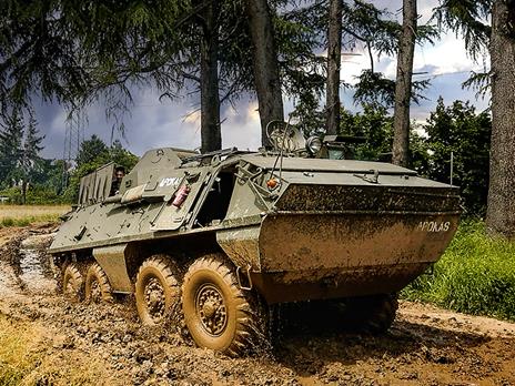 SMARTBOX - 1 tour per famiglie nel museo del carro armato - Cofanetto regalo - 4