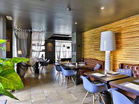 SMARTBOX - Una vita in relax: 1 notte con Spa e late check out in hotel 4* a Mestre - Cofanetto regalo - 4