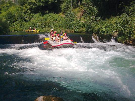 SMARTBOX - Emozioni tra avventura e storia: discesa in soft-rafting e visita ai monasteri benedettini - Cofanetto regalo - 2