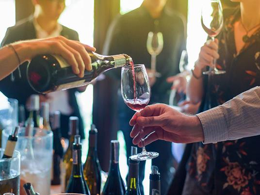 SMARTBOX - Il Lago di Garda e i suoi vini: 1 degustazione con prodotti tipici - Cofanetto regalo - 2