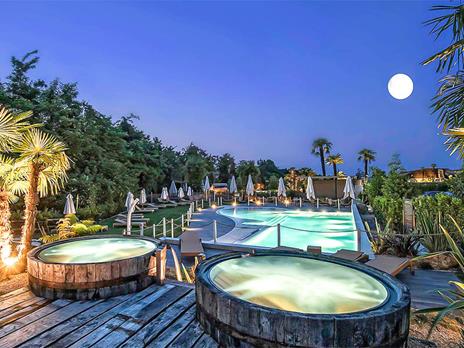 SMARTBOX - Fuga di lusso di 2 notti in un fantastico Relais 4* alle porte di Bologna - Cofanetto regalo - 4