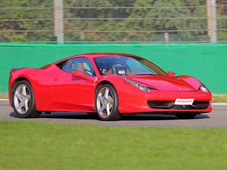 SMARTBOX - A tutta velocità: 2 giri su una Ferrari 488 GTB sulla pista di Vallelunga - Cofanetto regalo - 3