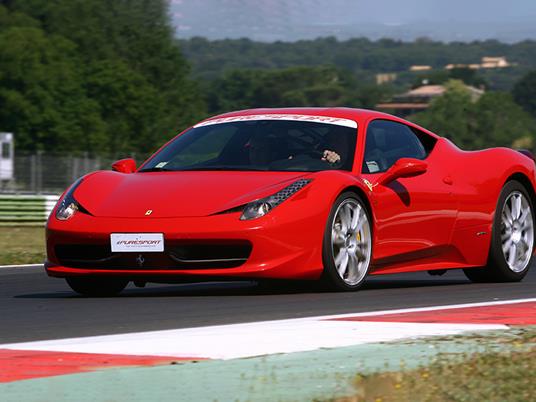 SMARTBOX - Adrenalina su pista al Circuito di Vairano: 2 giri alla guida di una Ferrari F458 Italia - Cofanetto regalo - 3