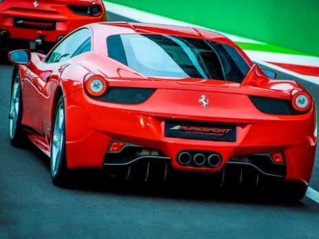 SMARTBOX - Passione adrenalina: 2 emozionanti giri su Ferrari F458 Italia all'Autodromo di Cremona - Cofanetto regalo - 3