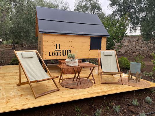 SMARTBOX - La magia del cielo stellato: 2 notti in una StarsBox in Puglia e 1 bottiglia di vino - Cofanetto regalo - 4