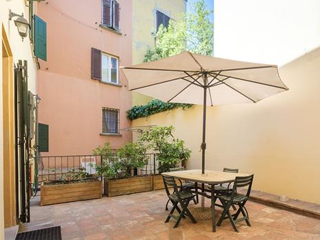 SMARTBOX - A Bologna in grande stile con 1 notte in Appartamento e bottiglia di Prosecco per 2 - Cofanetto regalo - 3