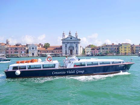 SMARTBOX - Vetri e Merletti: un tour mattutino tra Murano, Burano e Torcello per 2 adulti - Cofanetto regalo - 2