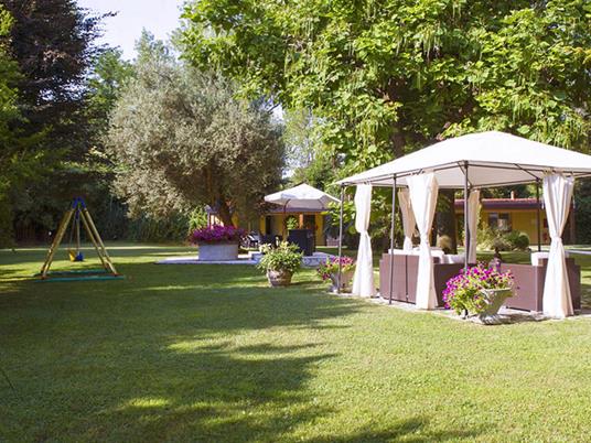 SMARTBOX - Romantiche fughe di Natale: 2 notti nelle città più belle dItalia - Cofanetto regalo - 7