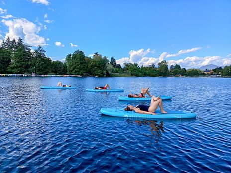 SMARTBOX - SUP Yoga e lezione di SUP per 2 amanti del Lago di Monate - Cofanetto regalo - 3