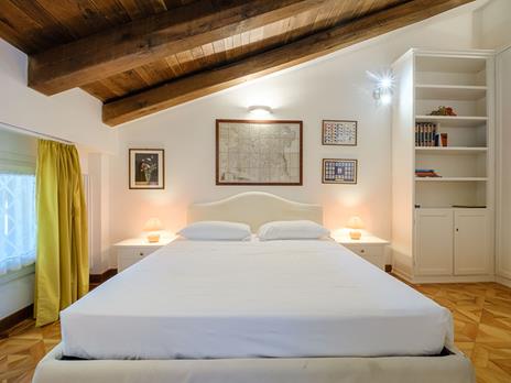 SMARTBOX - 1 notte in centro a Bologna con giardino privato, idromassaggio e Prosecco - Cofanetto regalo - 3