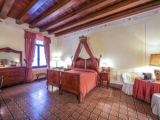 SMARTBOX - Assassinio sullAdige: cena con delitto tra le mura del Castello di Bevilacqua per 1 persona - Cofanetto regalo - 3