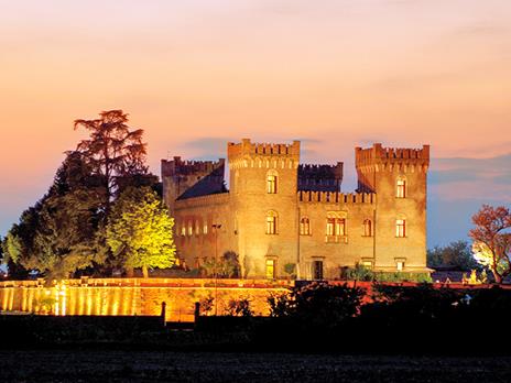 SMARTBOX - Chi è il colpevole? Cena con delitto al Castello di Bevilacqua per 2 detective - Cofanetto regalo - 2