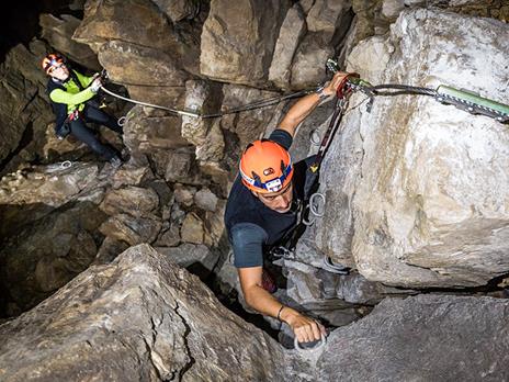 SMARTBOX Emozioni dalla preistoria: zipline visita alle grotte e al museo di Equi Geo-Archeo Park per 1 Cofanetto regalo - 4