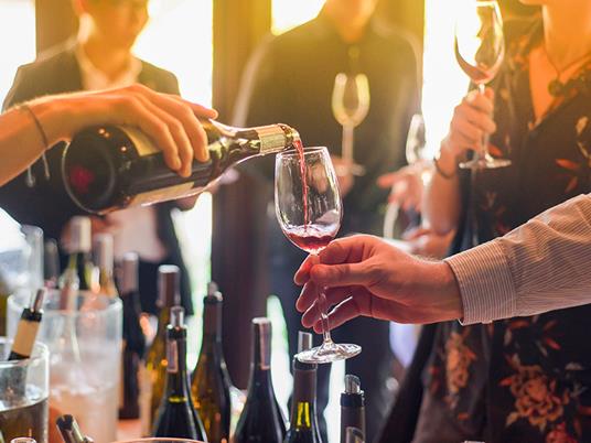 SMARTBOX - 1 notte magica in Valle d'Aosta con degustazione di vino - Cofanetto regalo - 4