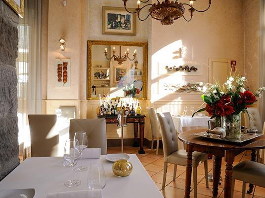 SMARTBOX - Romantica cena a base di pesce e bottiglia di vino in esclusivo ristorante a Ventimiglia - Cofanetto regalo - 4