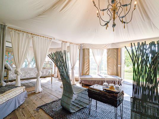 SMARTBOX - Esperienze fuori dallordinario: insoliti soggiorni di 1 o 2 notti per 2 persone - Cofanetto regalo - 3