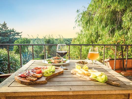 SMARTBOX - Buon compleanno - Cofanetto regalo - 1 degustazione o 1 momento benessere o 1 attività di svago per 1 o 2 persone - 5