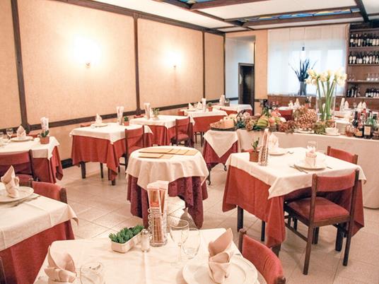 SMARTBOX - Tanti Auguri - Cofanetto regalo - 1 cena o 1 trattamento benessere o 1 attività sportiva per 1 o 2 persone - 5