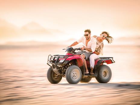 SMARTBOX - Tanti Auguri - Cofanetto regalo - 1 cena o 1 trattamento benessere o 1 attività sportiva per 1 o 2 persone - 8