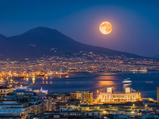 SMARTBOX - Ghost tour della Napoli esoterica tra monacielli, cornicelli e pizza per 2 - Cofanetto regalo - 3