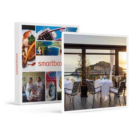 SMARTBOX - Cocktail al tramonto: aperitivo per 2 sul rooftop di un elegante bar a Sestri Levante - Cofanetto regalo