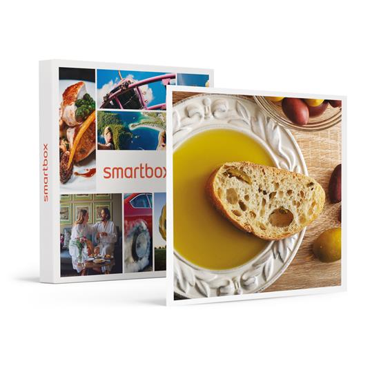 SMARTBOX - Alla scoperta dell’olio umbro: visita al frantoio con degustazione e ricco aperitivo per 2 - Cofanetto regalo