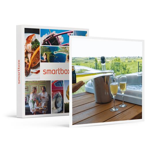 SMARTBOX - Romantiche coccole in Abruzzo: 1 notte di lusso con Jacuzzi® e Prosecco in camera - Cofanetto regalo