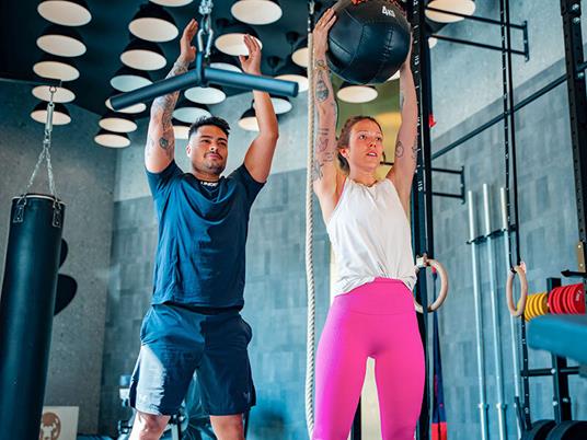 SMARTBOX - In forma con Bulb: 2 lezioni a scelta in un centro fitness Bulb a Milano o Bologna - Cofanetto regalo - 2