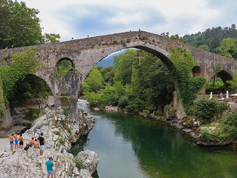 SMARTBOX - Fuga rurale di 2 notti con cena o Spa nei Pueblos Mágicos della Spagna - Cofanetto regalo - 3