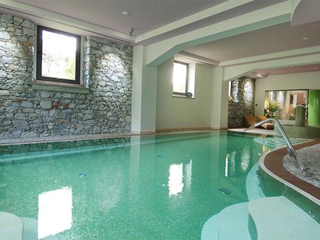 SMARTBOX - Coccole e relax per due: 1 accesso alla Spa per 2 persone - Cofanetto regalo - 2