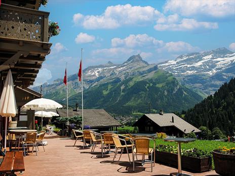 SMARTBOX - Lusso tra le Alpi: 1 notte magica con cena in Svizzera - Cofanetto regalo - 3