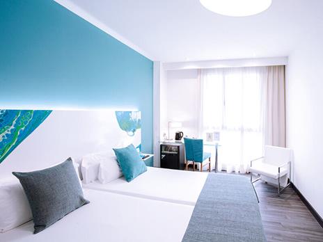 SMARTBOX - Barcellona da scoprire: 2 notti e tour in catamarano con snack a bordo - Cofanetto regalo - 4