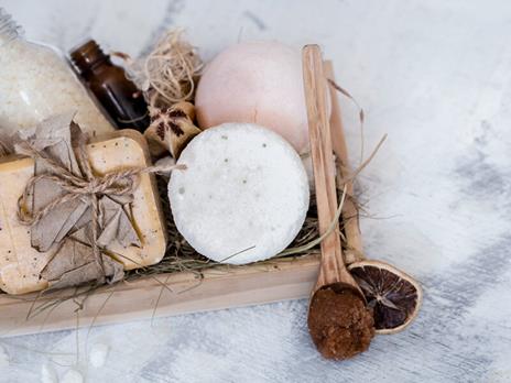 SMARTBOX - Insieme alle terme - Cofanetto regalo - 1 ingresso alle terme con possibile omaggio o trattamento per 2 persone - 8