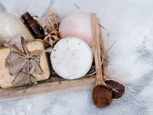 SMARTBOX - Insieme alle terme - Cofanetto regalo - 1 ingresso alle terme con possibile omaggio o trattamento per 2 persone - 8